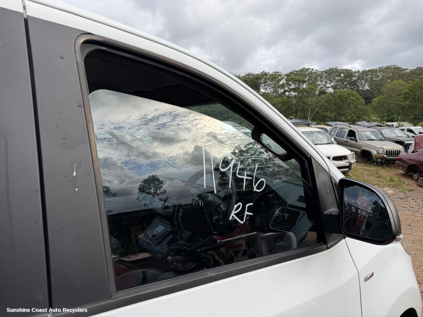 2015-2025 Ldv G10 Right Front Door Window
