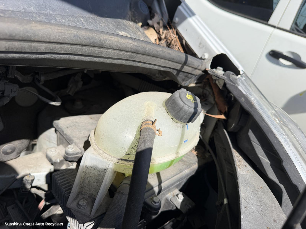 2011-2026 Renault Master Overflow Bottle