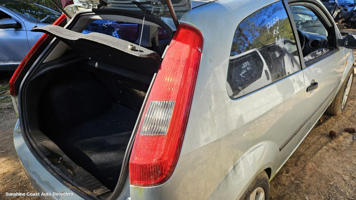2004-2005 Ford Fiesta Right Taillight