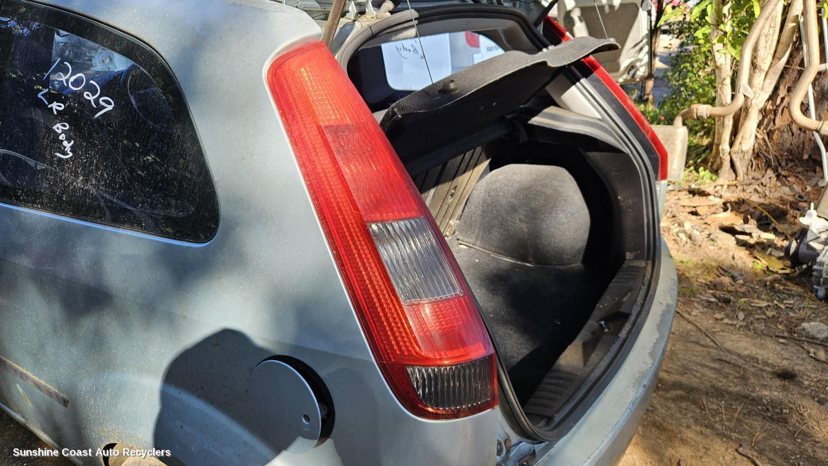2004-2005 Ford Fiesta Left Taillight