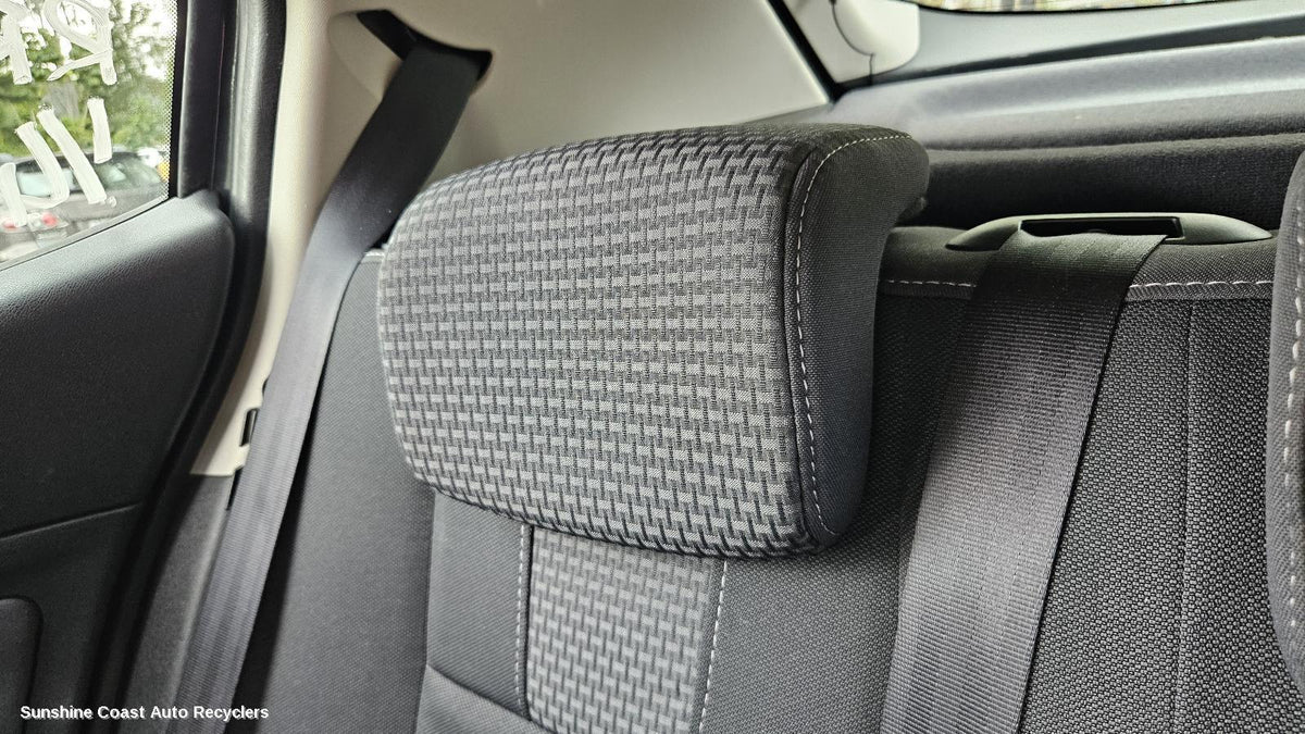 2010-2016 Renault Megane Headrest