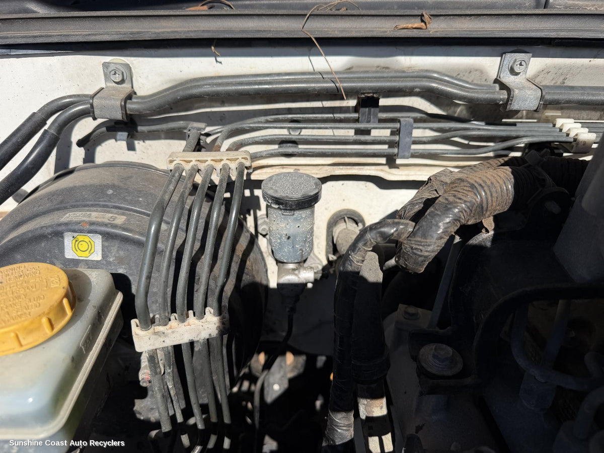2001-2015 Nissan Navara Clutch Master Cylind