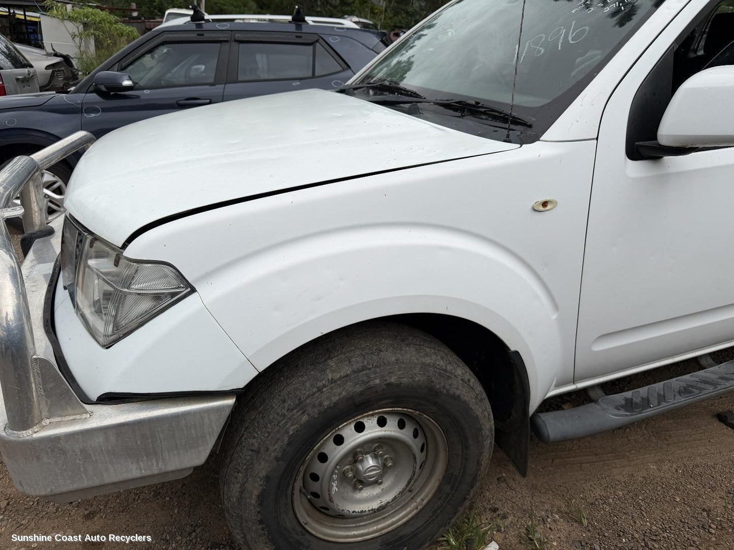 2011 Nissan Navara Left Guard