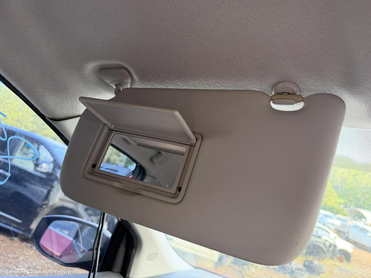 2013-2016 Nissan Pulsar Sunvisor