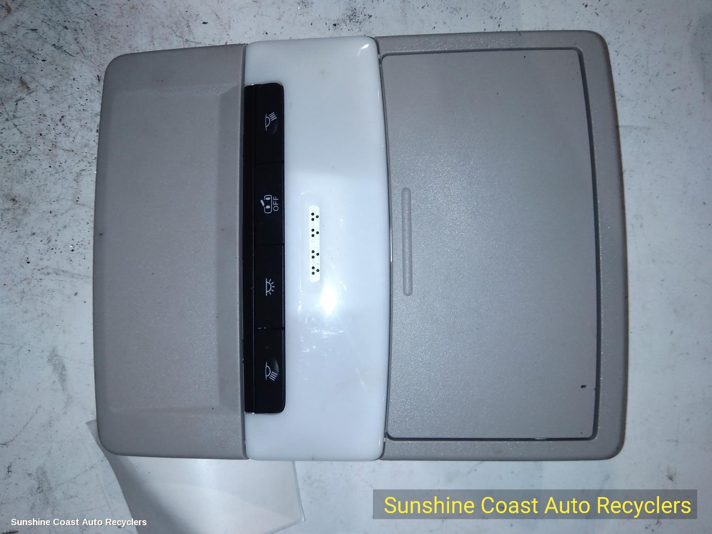 2024 Mitsubishi Outlander Courtesy Light