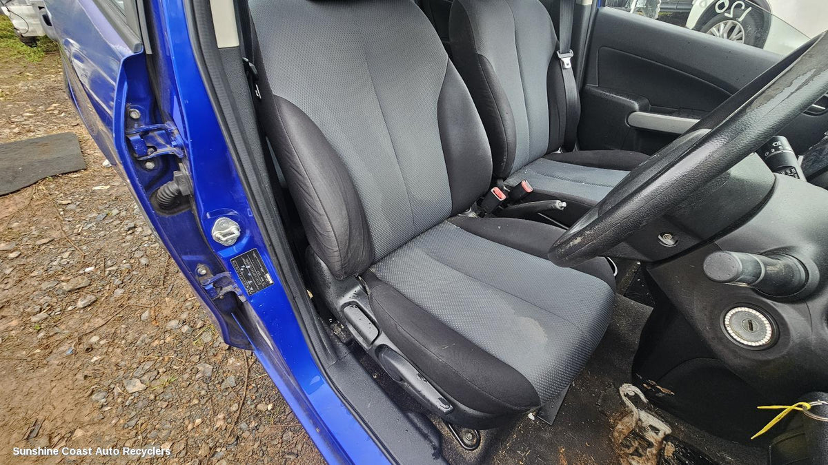 2007-2014 Mazda 2 Front Seat