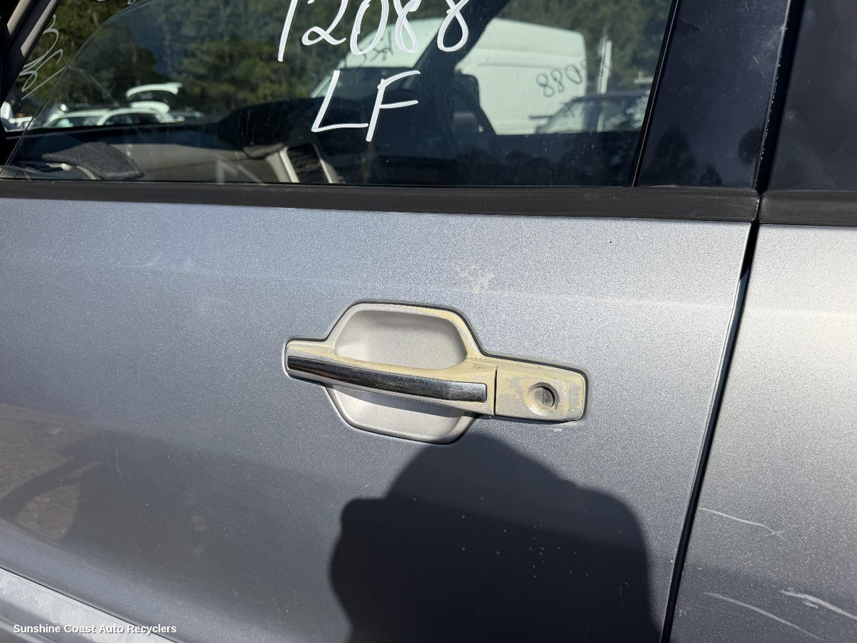2000-2006 Mitsubishi Pajero Door Handle