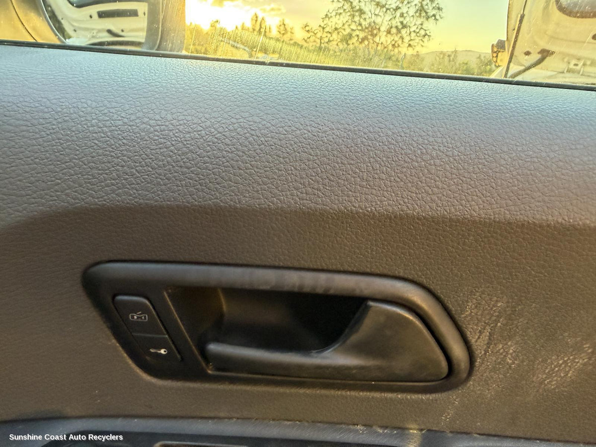 2010-2022 Volkswagen Amarok Door Handle