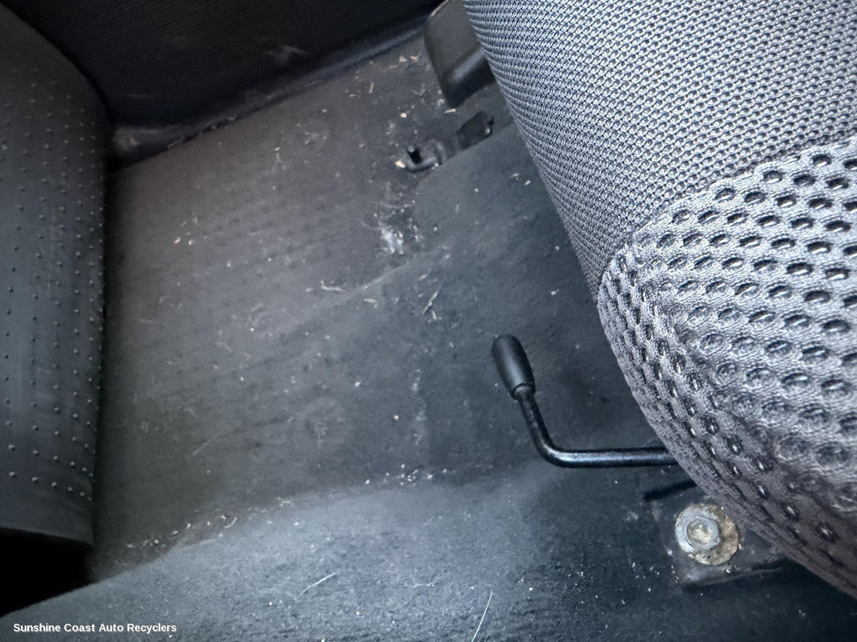 2005-2015 Nissan Navara Carpet
