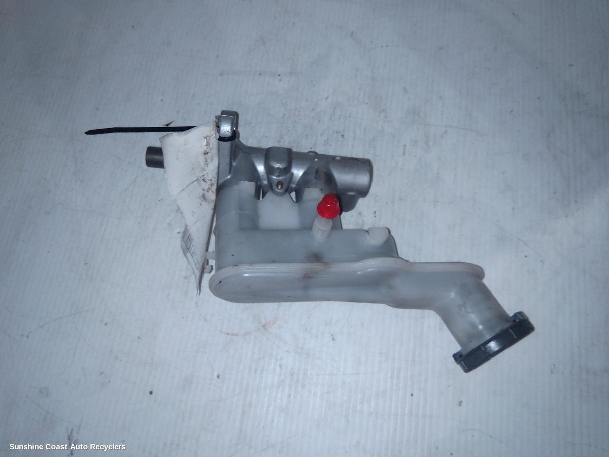 2004-2010 Suzuki Swift Master Cylinder