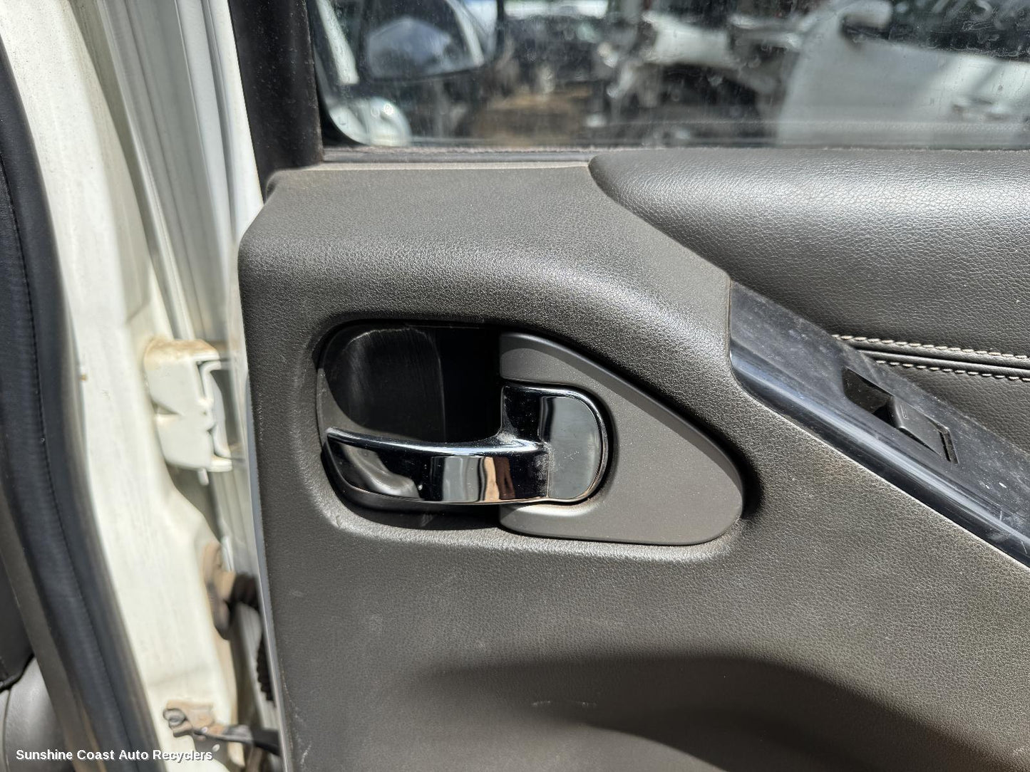 2010 Nissan Pathfinder Door Handle