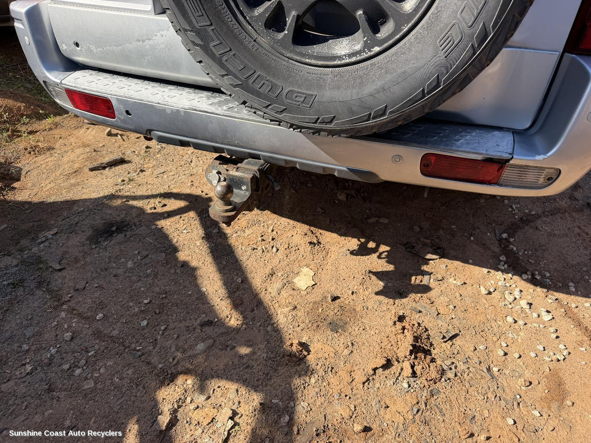 2000-2006 Mitsubishi Pajero Towbar