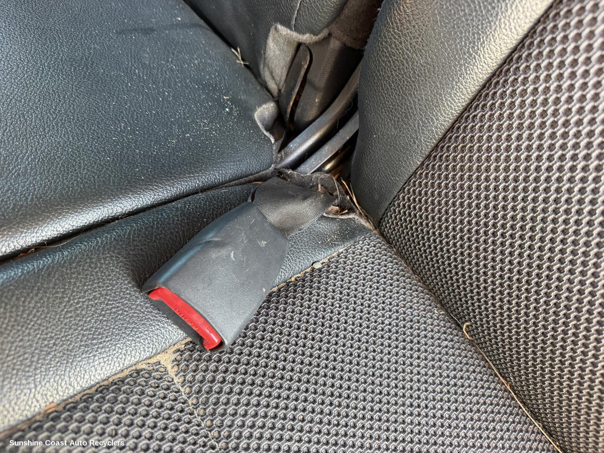 2005-2010 Kia Sportage Seatbelt Stalk