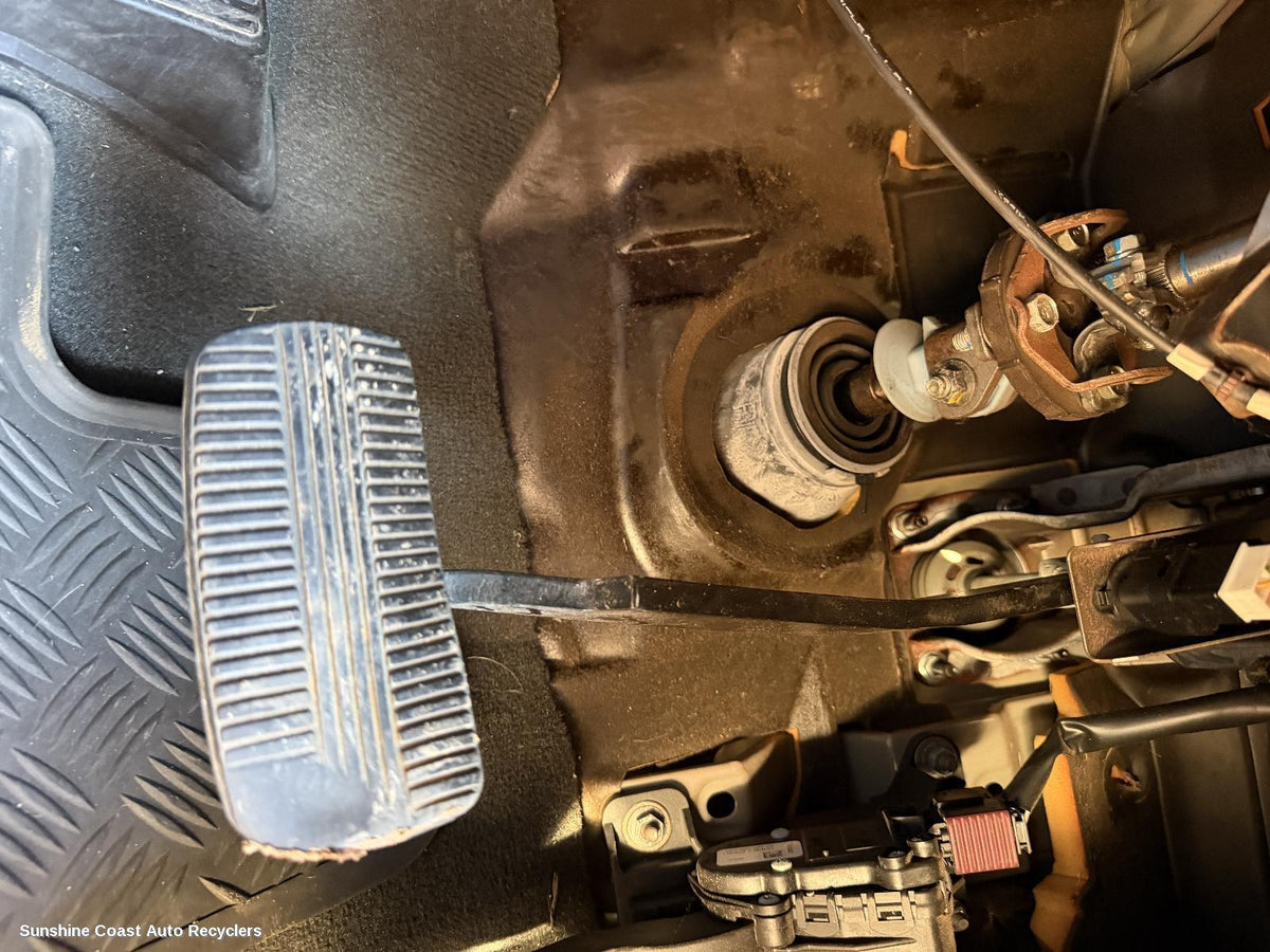 2005-2015 Nissan Navara Pedal Assembly
