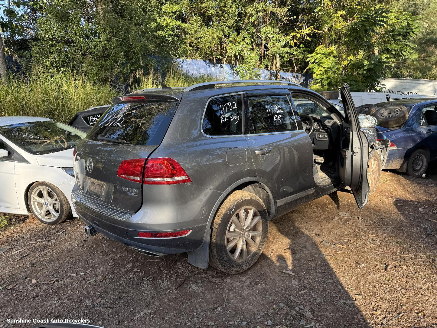 2010-2018 Volkswagen Touareg Fuel Door   Filler