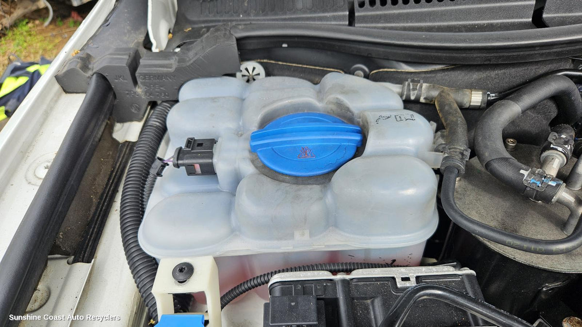 2010-2018 Volkswagen Touareg Overflow Bottle