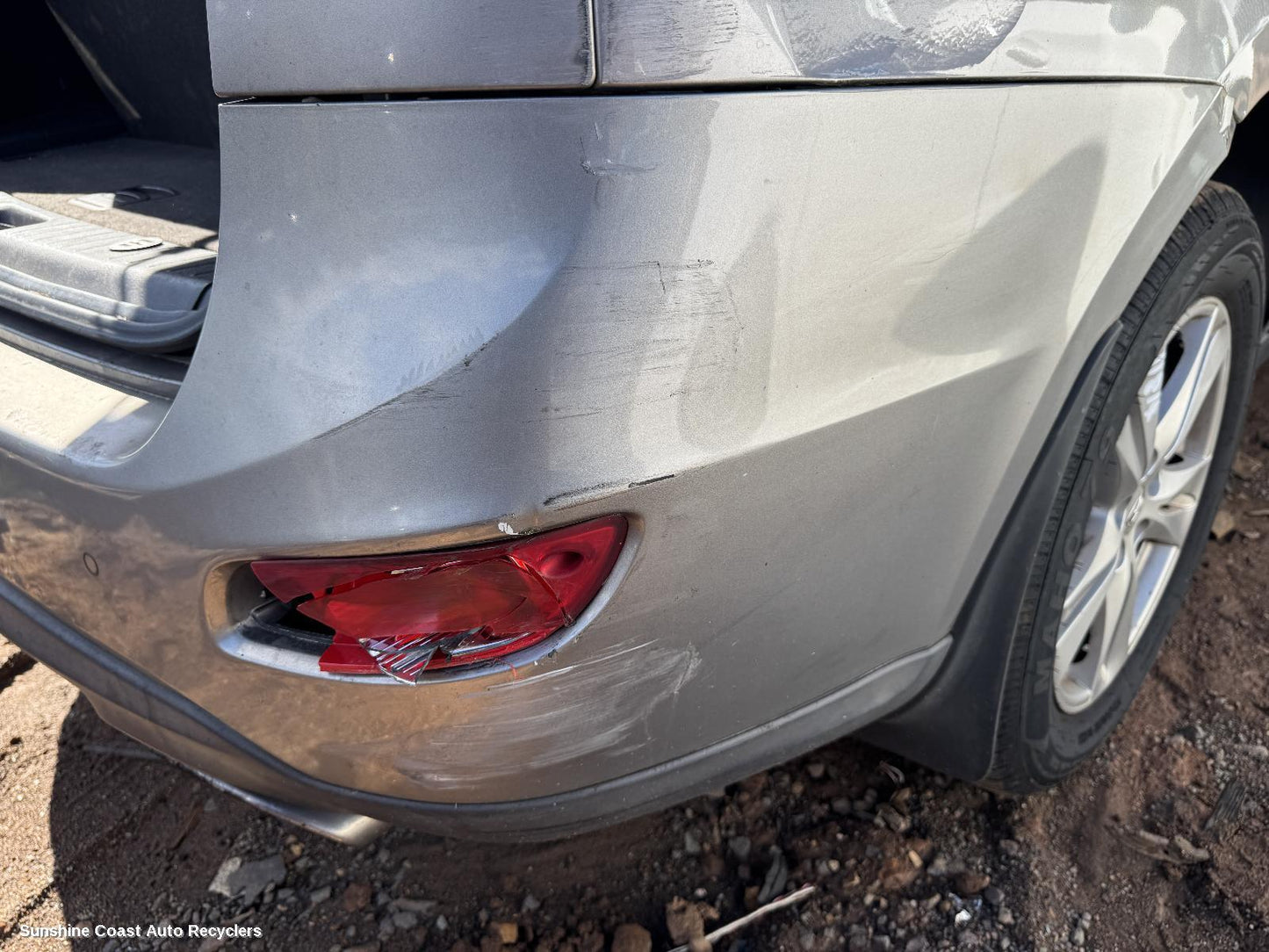 2009 Hyundai Santa Fe Rear Bumper
