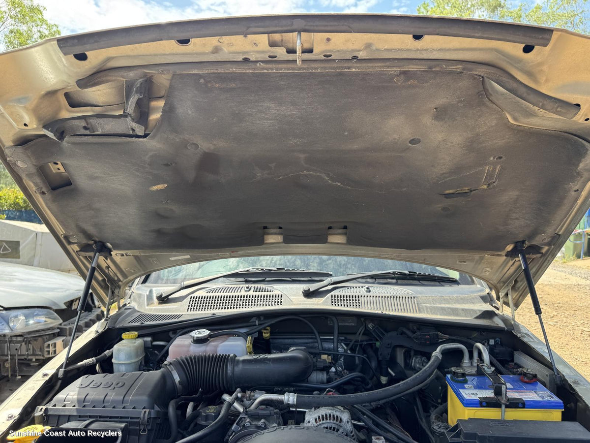 2001-2007 Jeep Cherokee Bonnet Hinge Strut