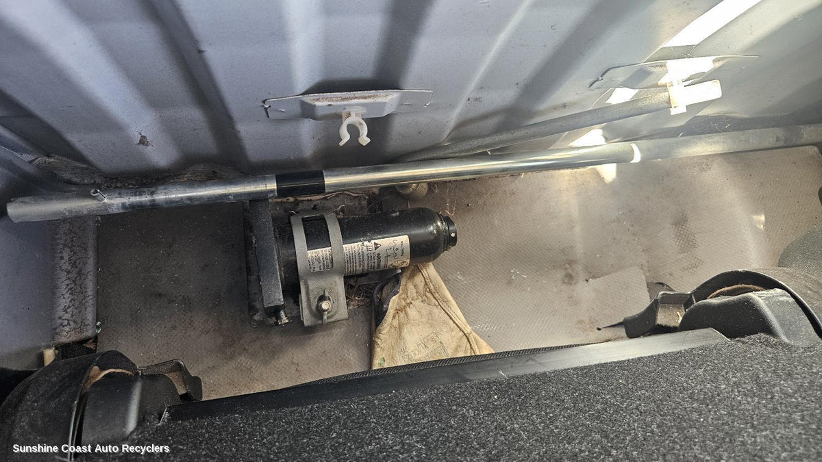 2009-2015 Mitsubishi Triton Jack Tool Kit