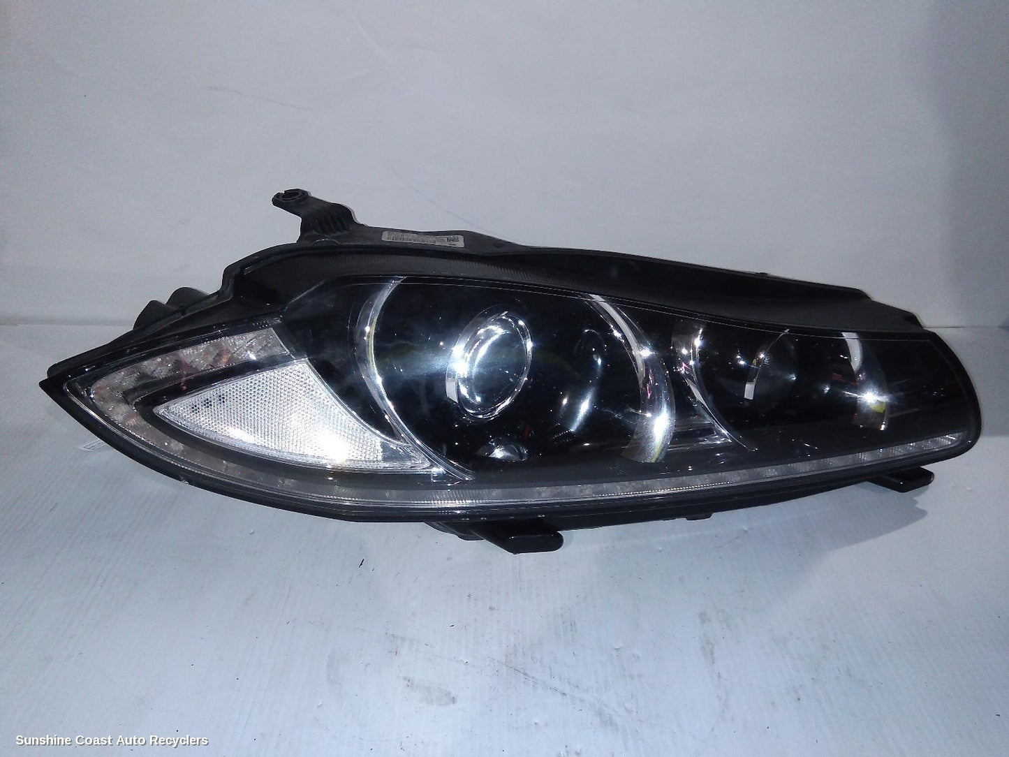 2015 Jaguar Xf Right Headlamp
