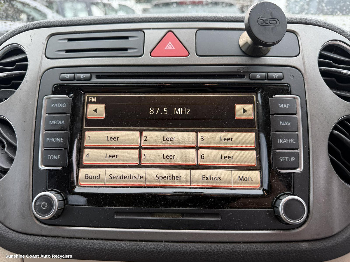 2008-2016 Volkswagen Tiguan Radio Cd Dvd Sat Tv