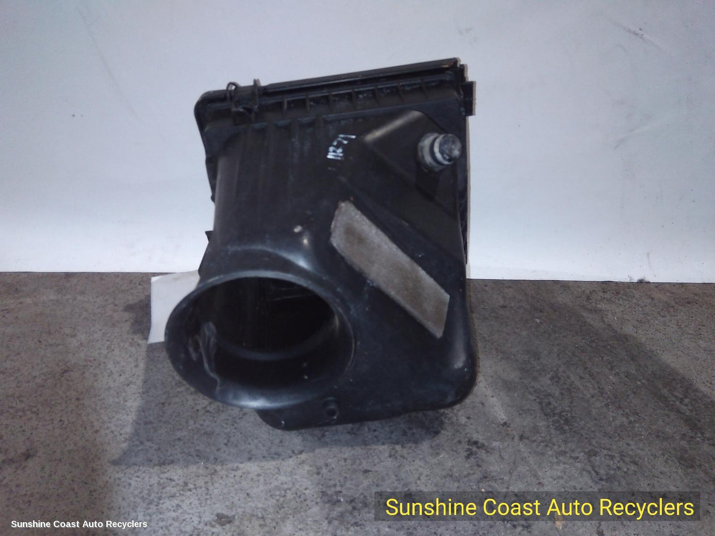 2012 Chrysler 300c Air Cleaner Box