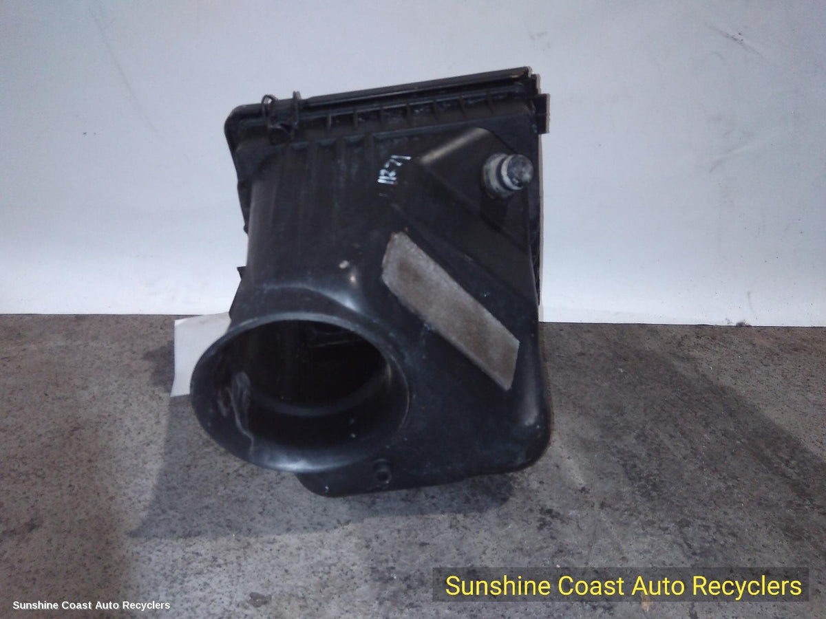 2012-2014 Chrysler 300c Air Cleaner Box