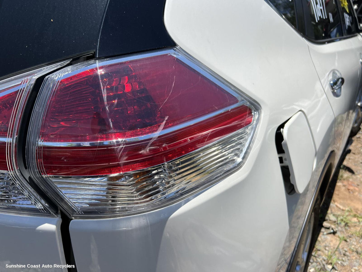 2014-2017 Nissan Xtrail Right Taillight
