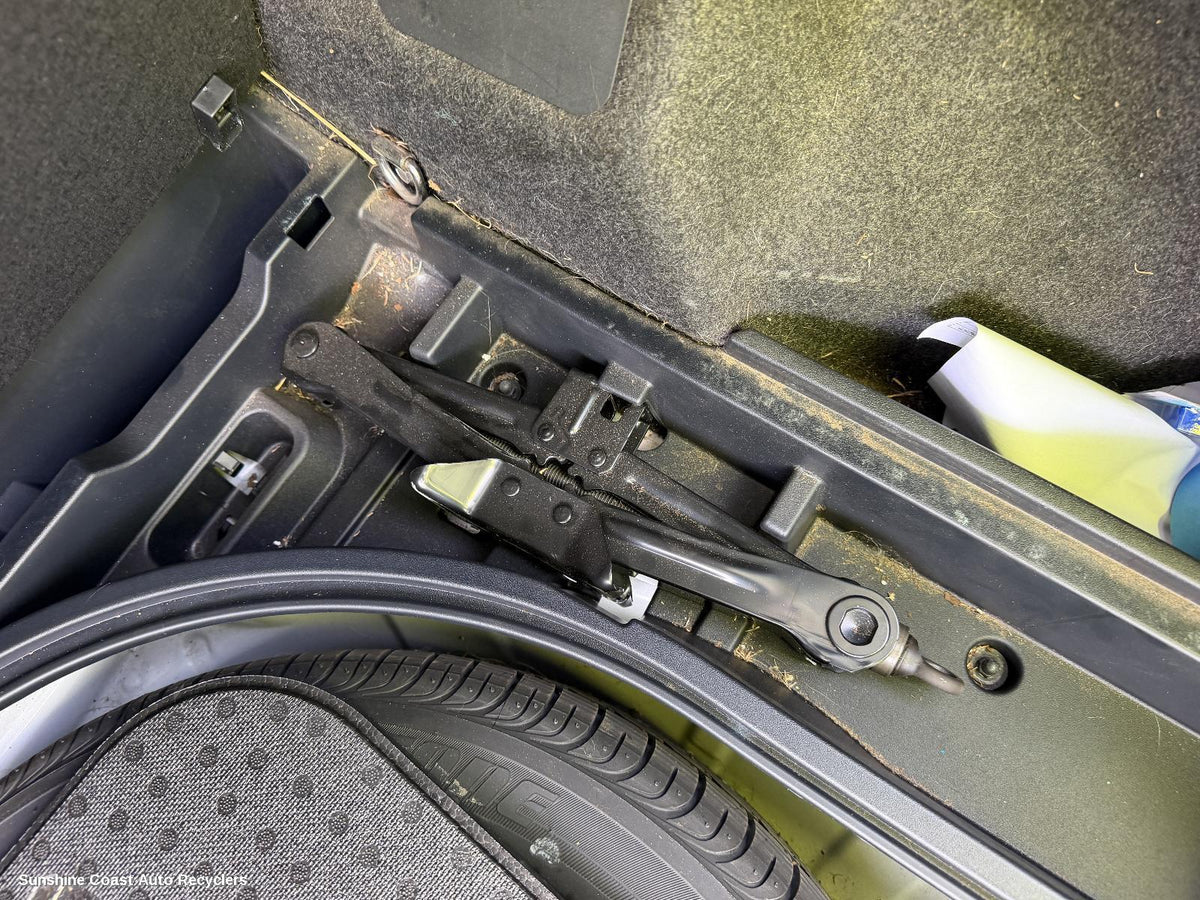 2012-2018 Toyota Corolla Jack Tool Kit