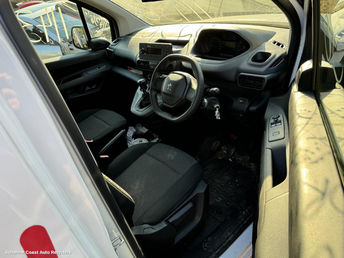 2019-2026 Peugeot Partner Left Driveshaft