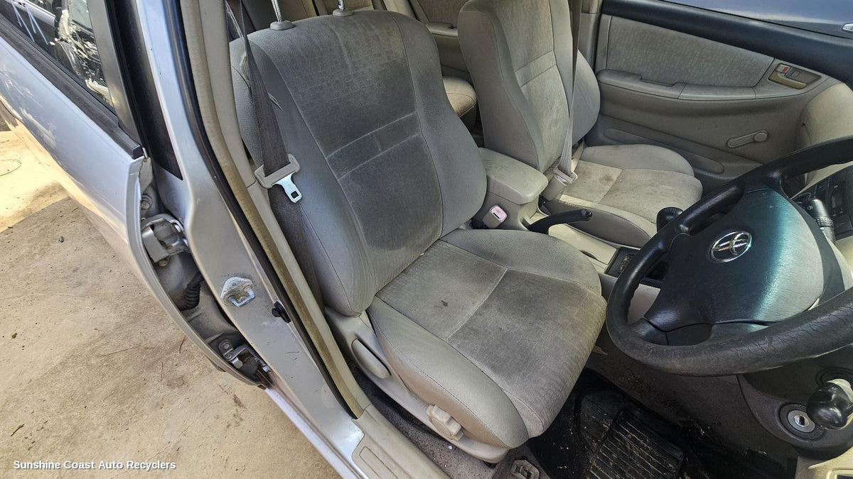 2001-2007 Toyota Corolla Front Seat