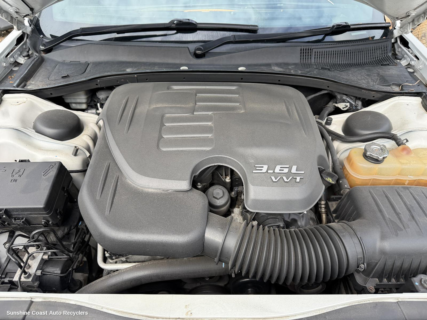 2012 Chrysler 300c Plenum Chamber