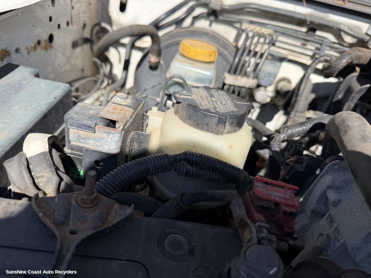 2001-2015 Nissan Navara P S Reservoir