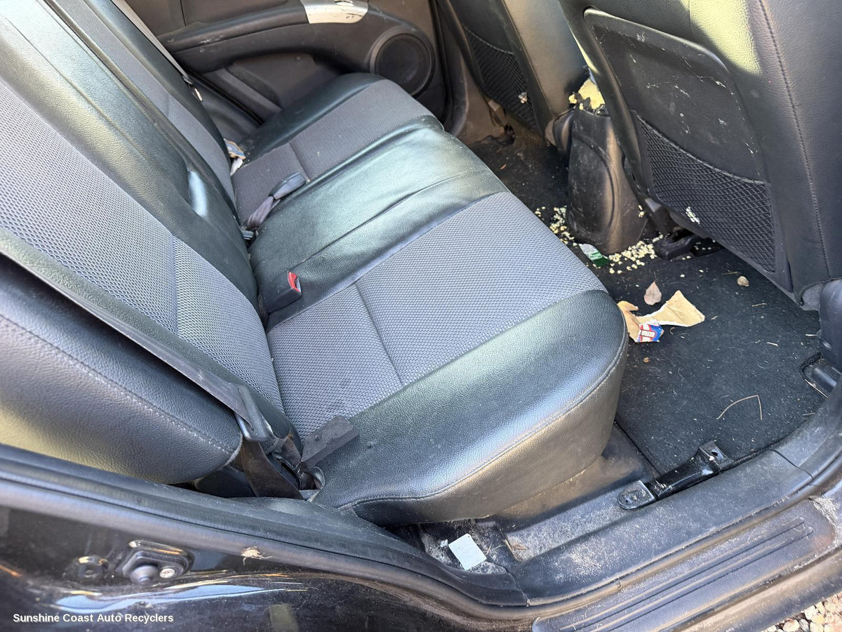 2005-2010 Kia Sportage 2nd Seat  Rear Seat