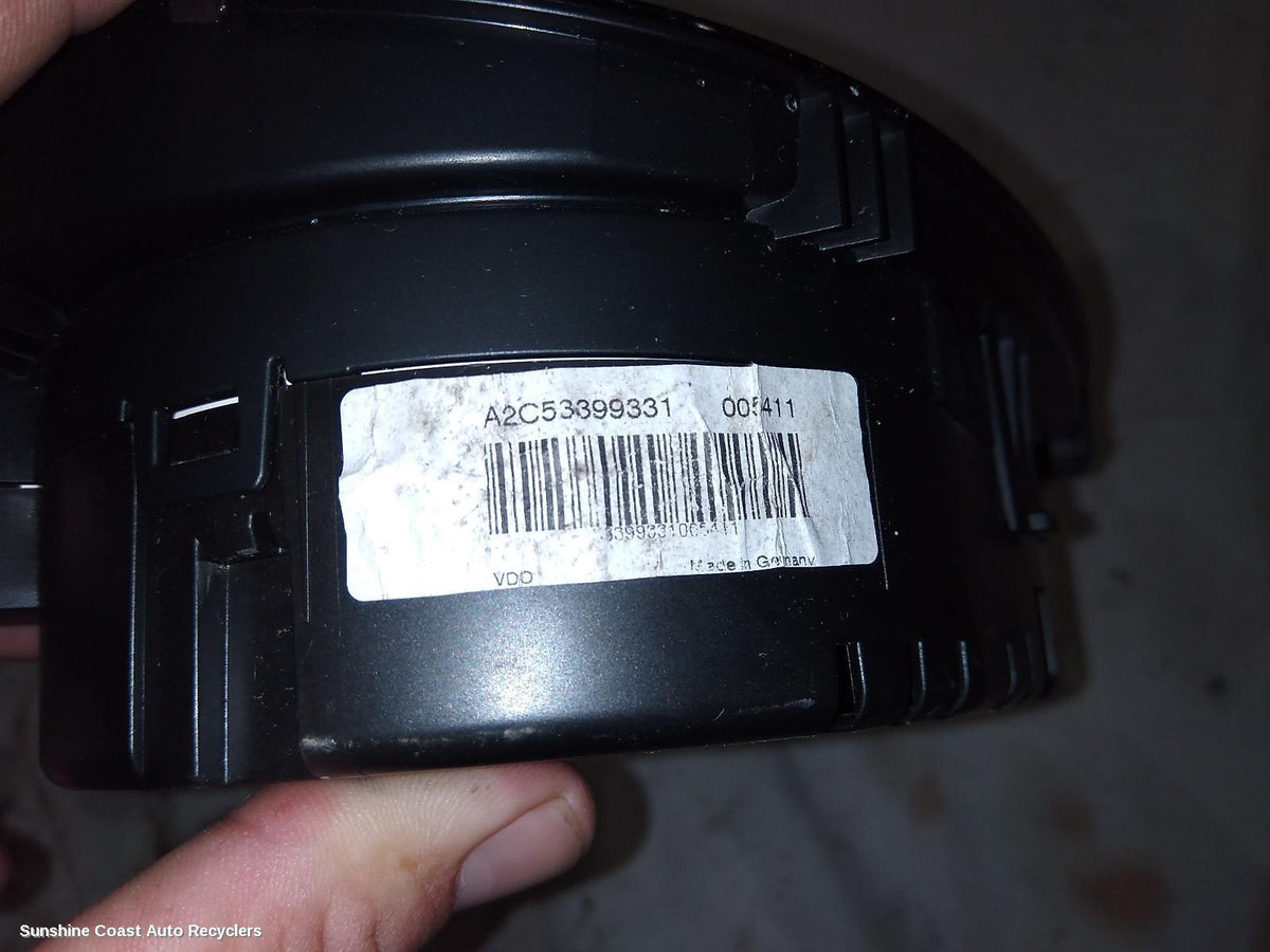 2010-2015 Volkswagen Caddy Instrument Cluster