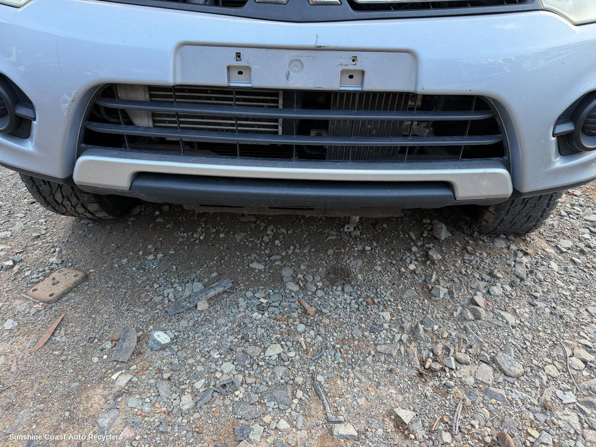 2009-2015 Mitsubishi Challenger Grille