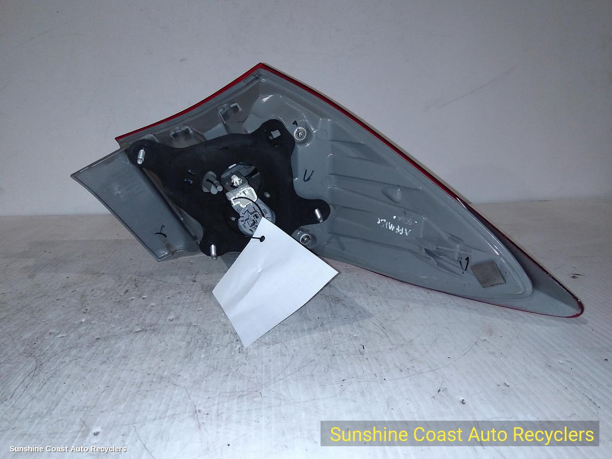 2013-2016 Toyota Corolla Right Taillight