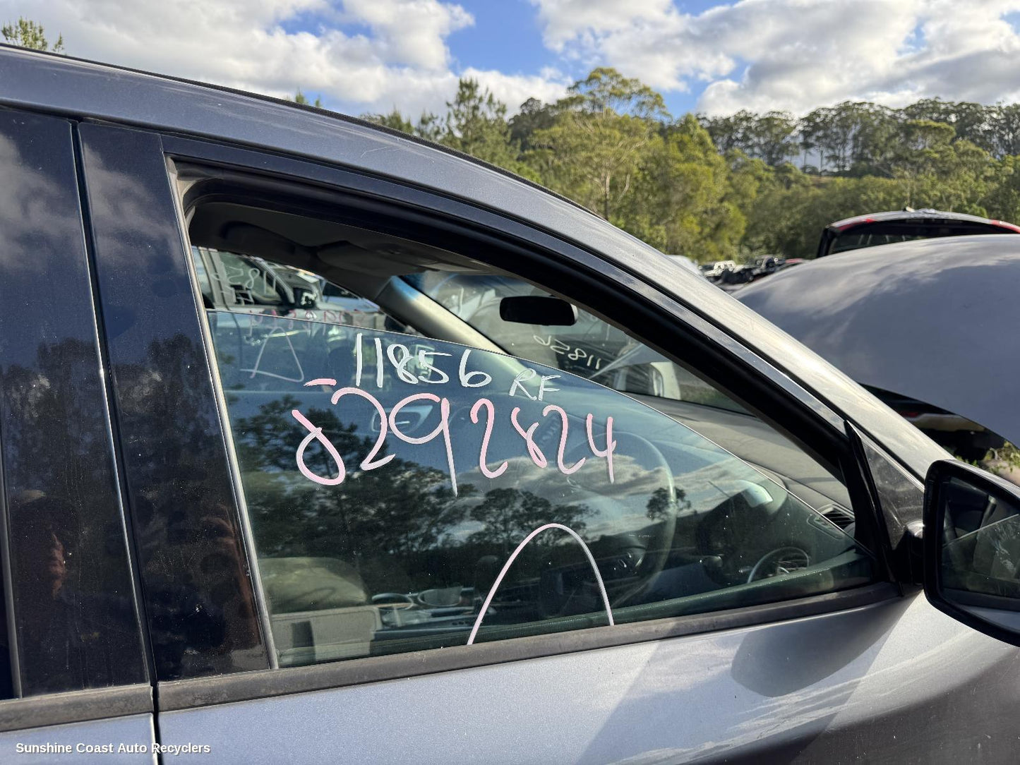 2016 Nissan Pathfinder Right Front Door Window