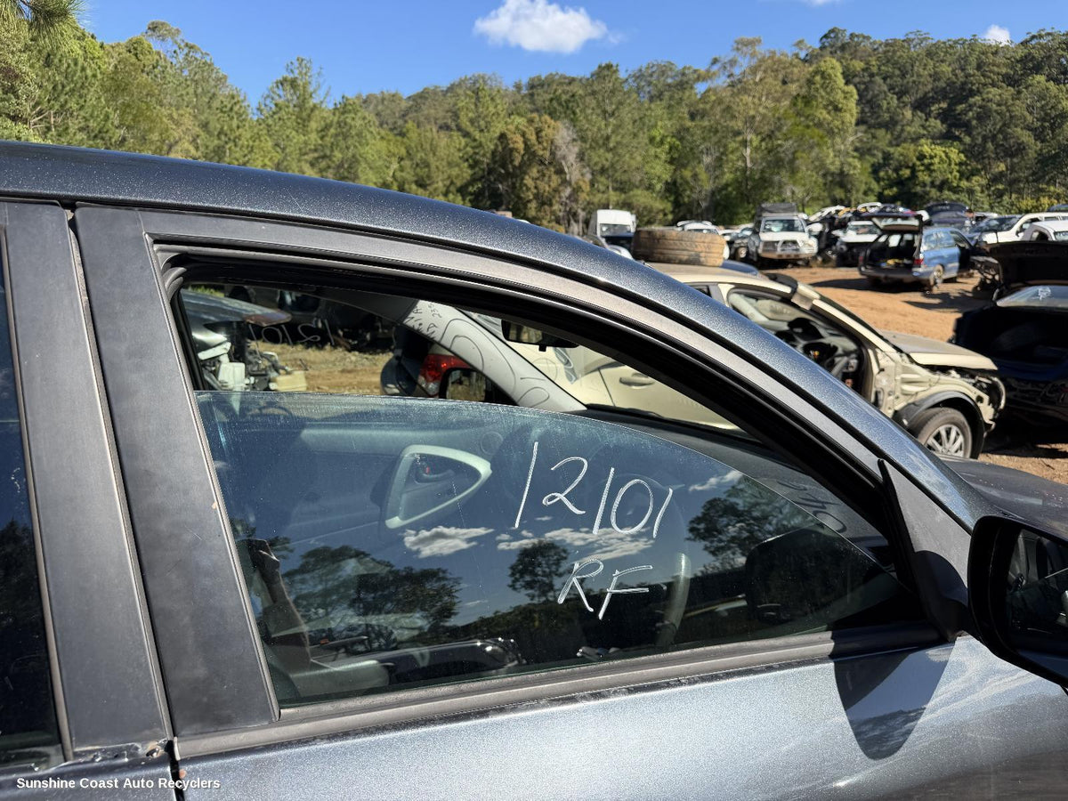 2005-2012 Toyota Rav4 Right Front Door Window