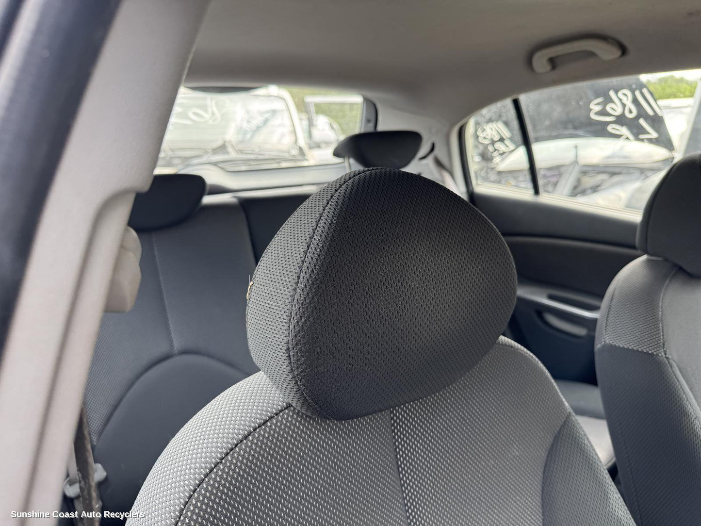 2007 Kia Rio Headrest