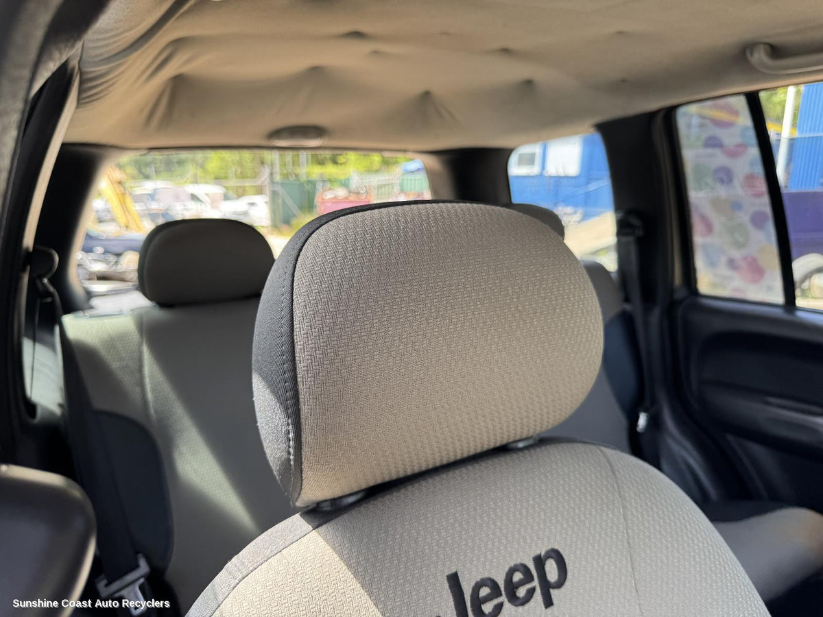2001-2007 Jeep Cherokee Headrest