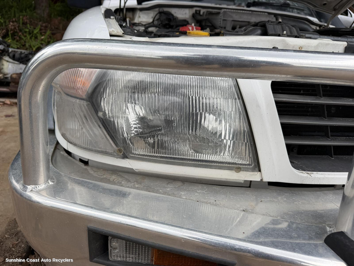 1997-2001 Nissan Patrol Right Headlamp