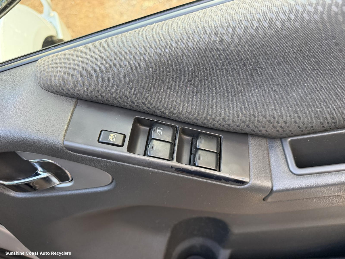 2005-2015 Nissan Navara Pwr Dr Wind Switch