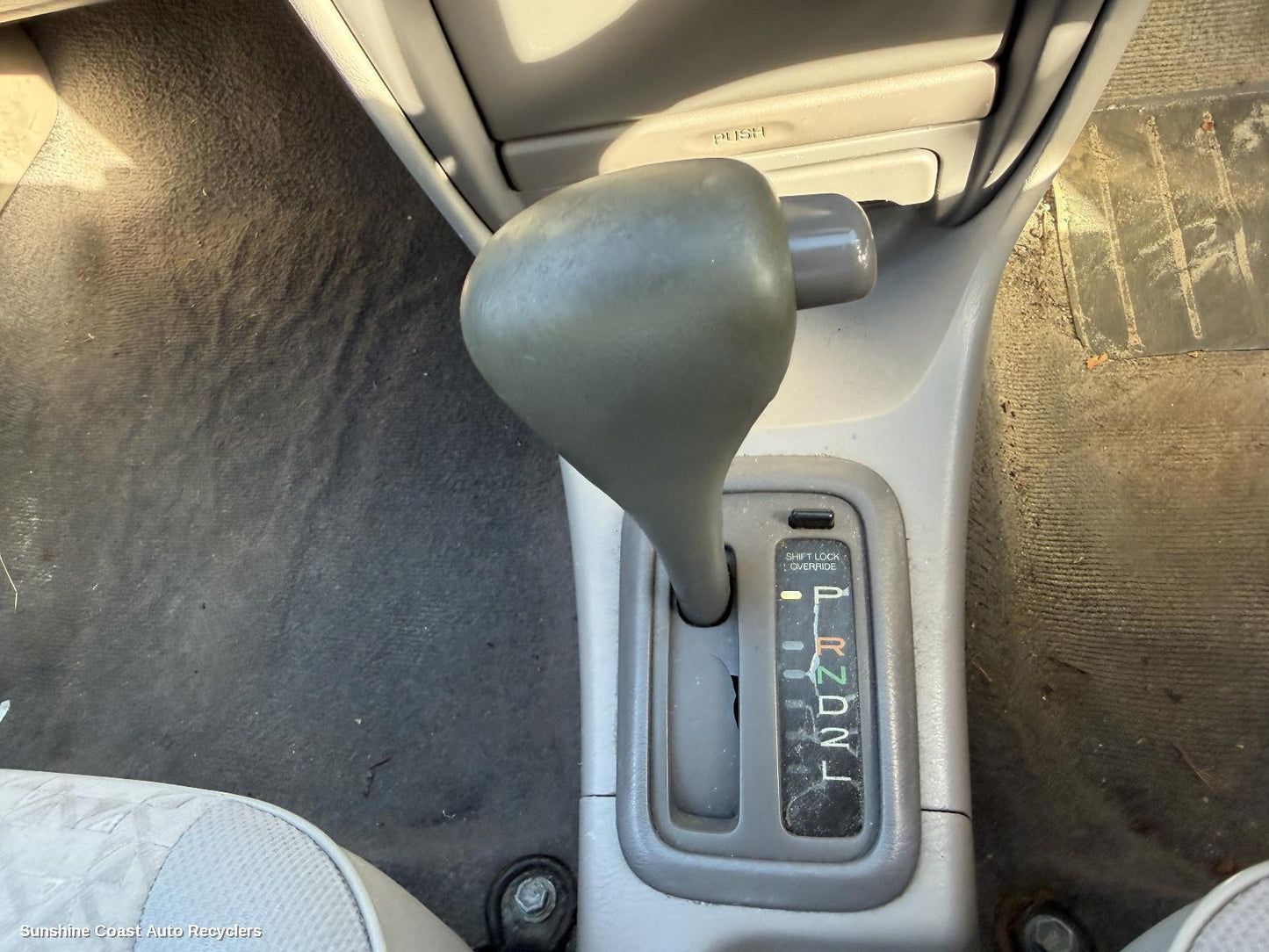 1998-2001 Toyota Corolla Gear Stick Shifter