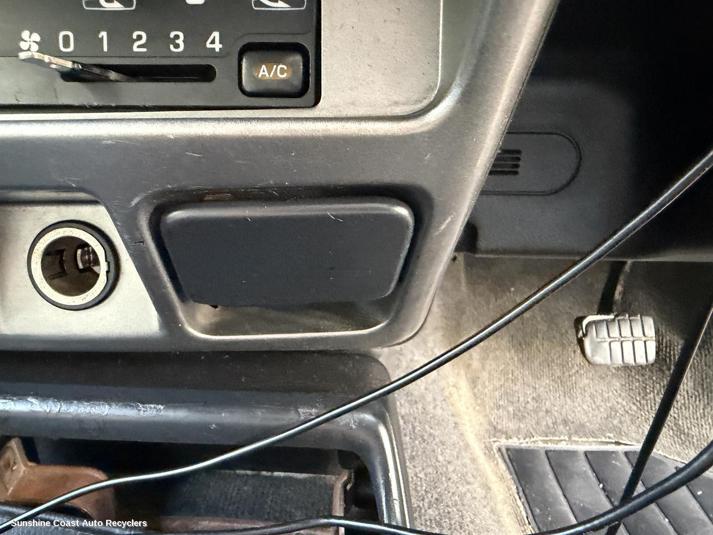 2001-2015 Nissan Navara Ashtray