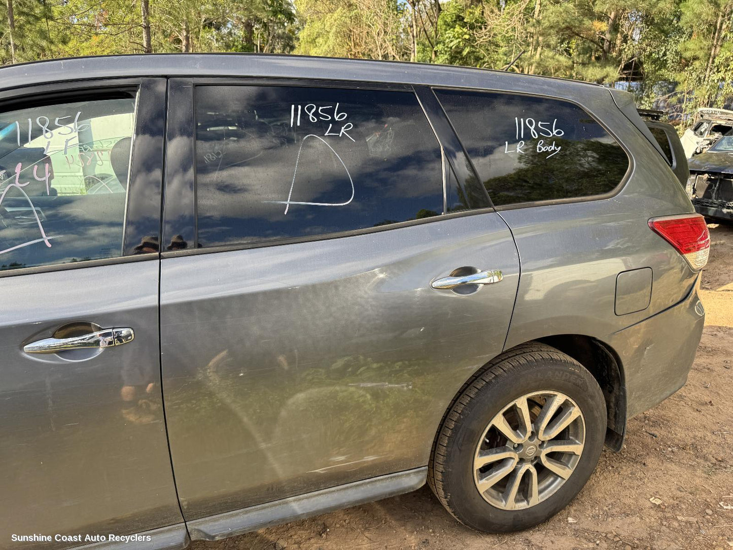 2013-2021 Nissan Pathfinder Left Rear Door Sliding