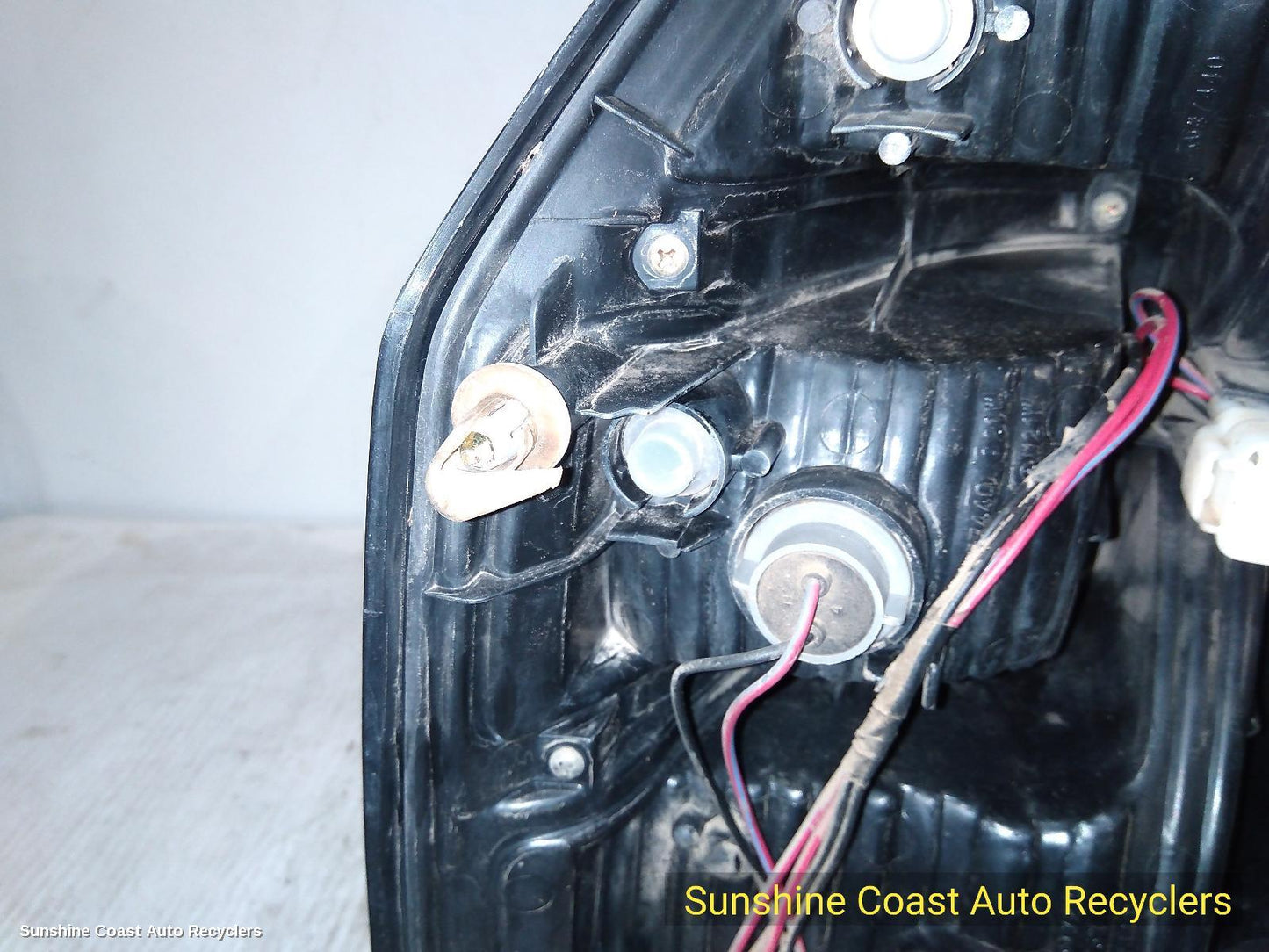2002 Mitsubishi Pajero Right Taillight