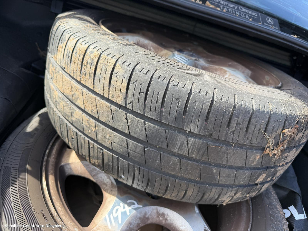 1997-2004 Mercedes Slk Tyre