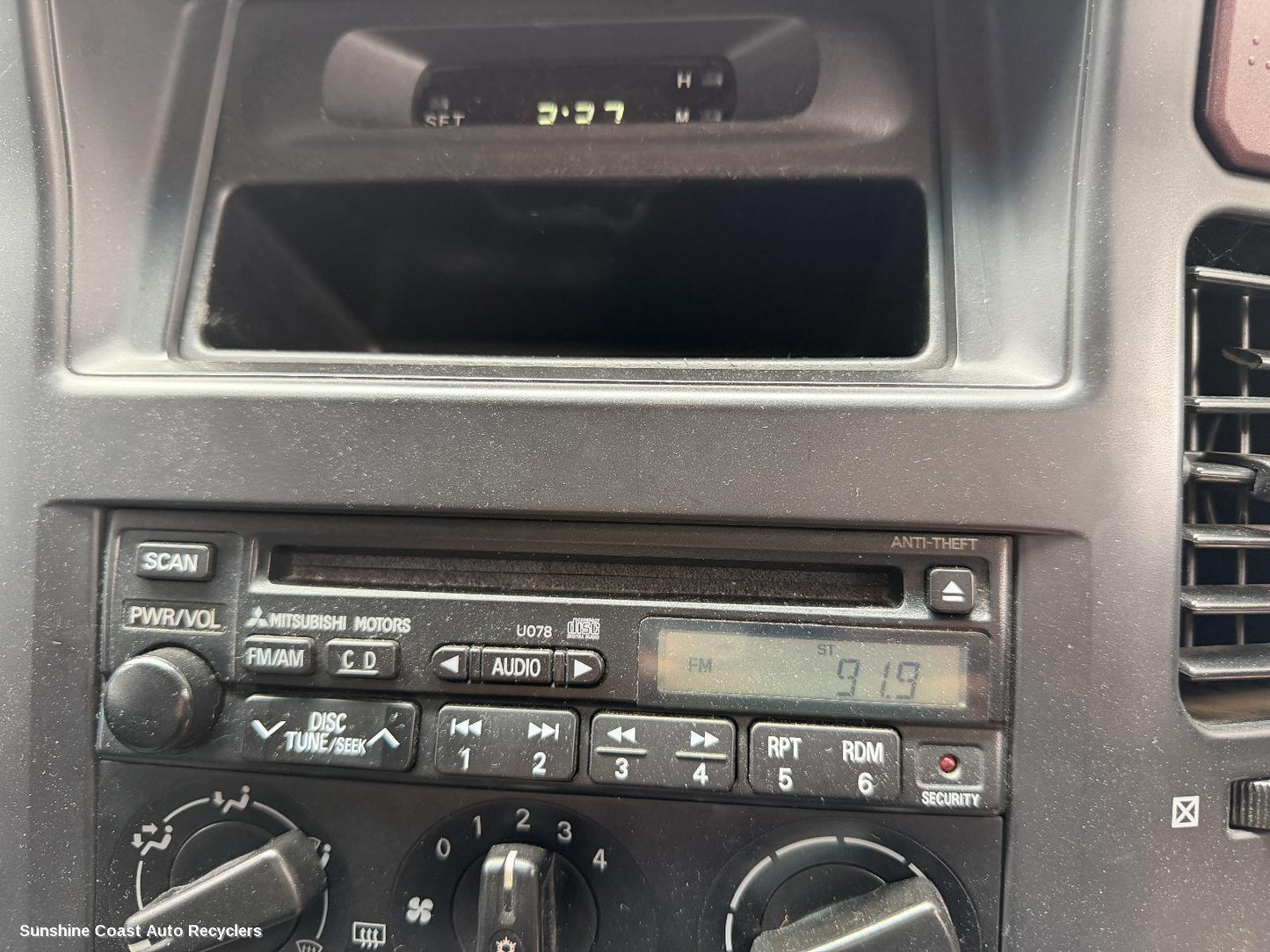 2000-2006 Mitsubishi Pajero Radio Cd Dvd Sat Tv