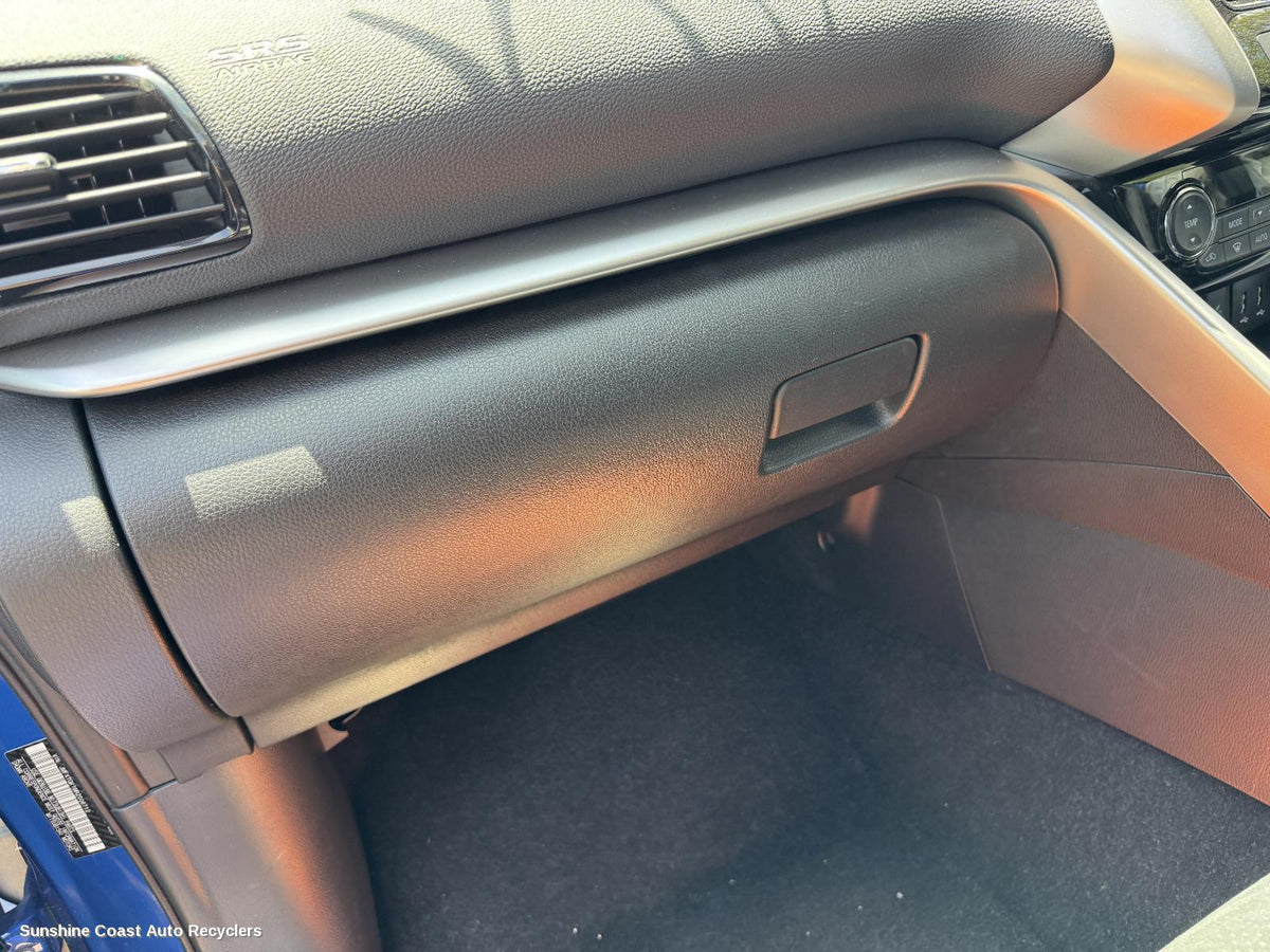 2017-2026 Mitsubishi Eclipse Cross Glove Box